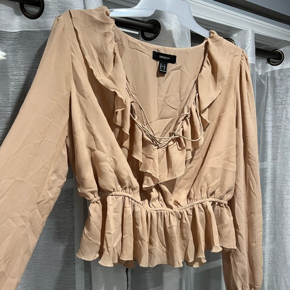 Forever 21 Tops - Beige nude colour stylish forever 21 Top!